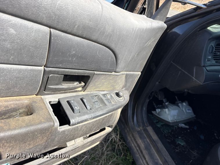 image for item ES8703 2010 Ford Crown Victoria Police Interceptor 