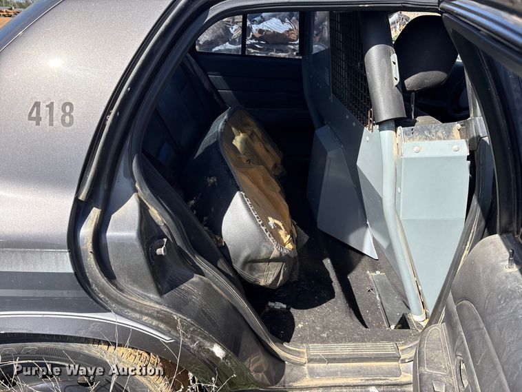 image for item ES8703 2010 Ford Crown Victoria Police Interceptor 