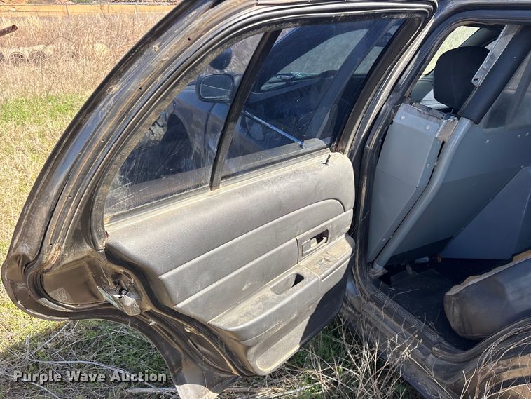 image for item ES8703 2010 Ford Crown Victoria Police Interceptor 