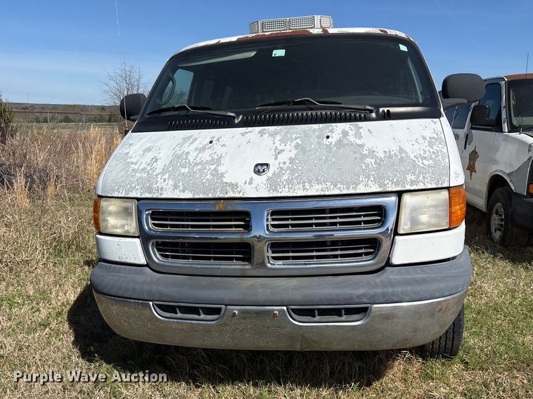 image for item ES8704 2002 Dodge Ram Wagon B3500 van