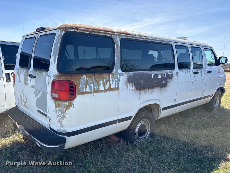 image for item ES8704 2002 Dodge Ram Wagon B3500 van