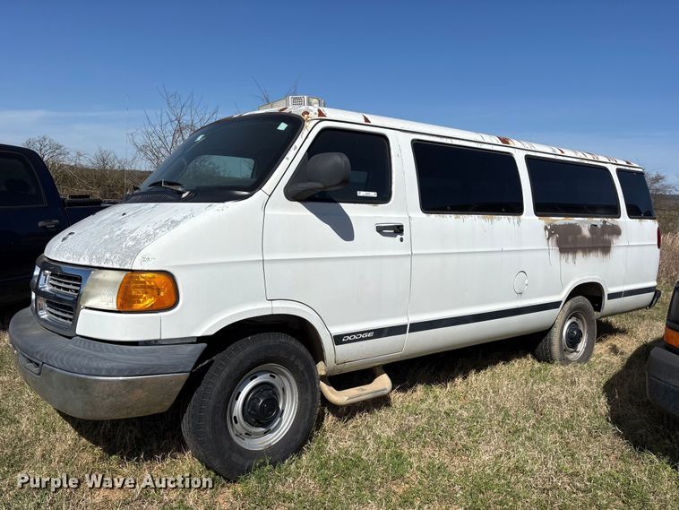 image for item ES8704 2002 Dodge Ram Wagon B3500 van