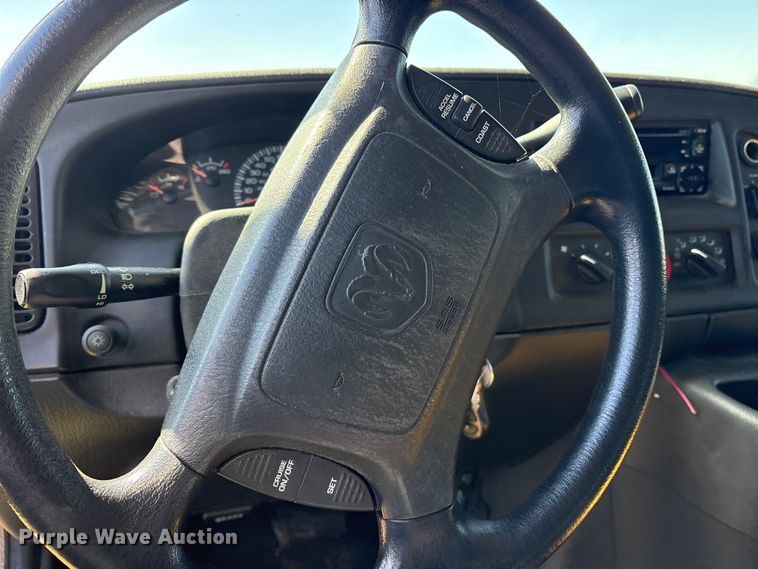 image for item ES8704 2002 Dodge Ram Wagon B3500 van