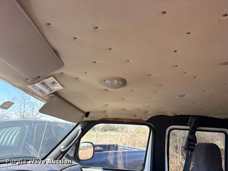 image for item ES8704 2002 Dodge Ram Wagon B3500 van