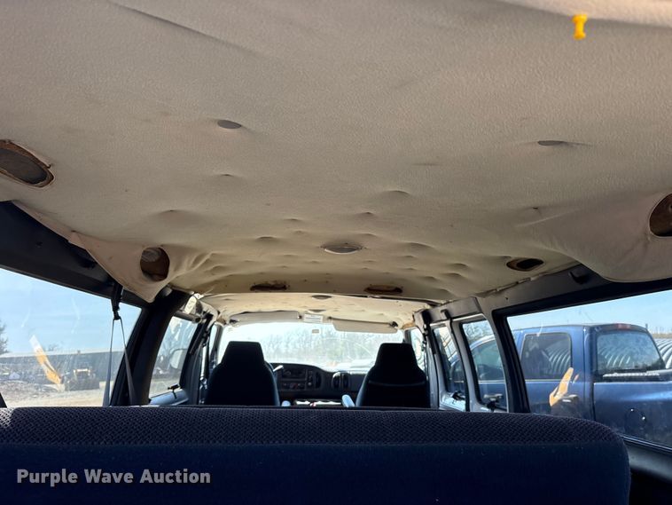 image for item ES8704 2002 Dodge Ram Wagon B3500 van