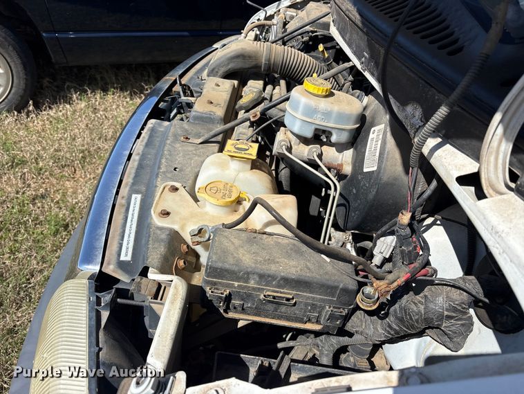 image for item ES8704 2002 Dodge Ram Wagon B3500 van