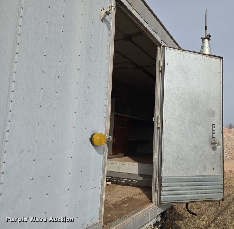 image for item ET1290 1994 Great Dane Trailers, INC dry van office trailer