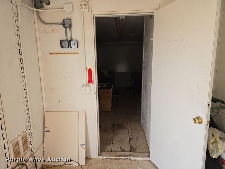 image for item ET1290 1994 Great Dane Trailers, INC dry van office trailer