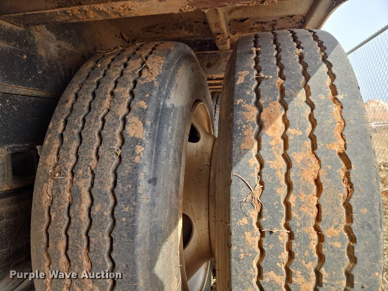 image for item ET1290 1994 Great Dane Trailers, INC dry van office trailer