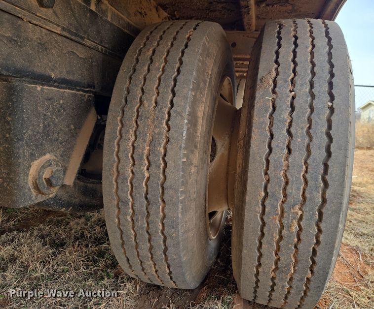 image for item ET1290 1994 Great Dane Trailers, INC dry van office trailer