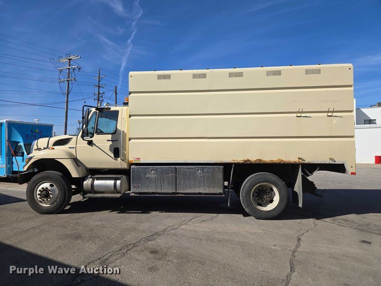 image for item ET1397 2010 International WorkStar 7300 chipper truck