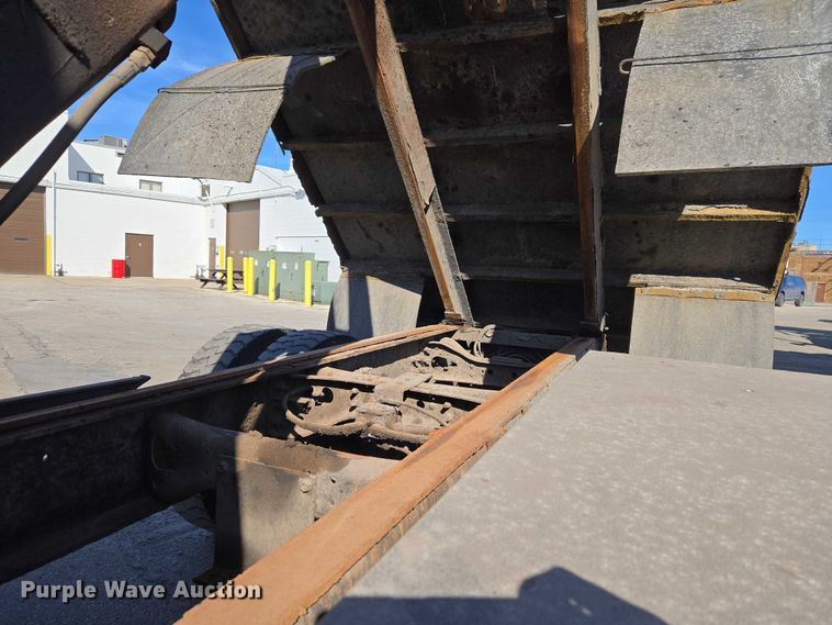 image for item ET1397 2010 International WorkStar 7300 chipper truck