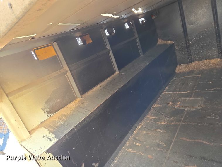 image for item ET1397 2010 International WorkStar 7300 chipper truck