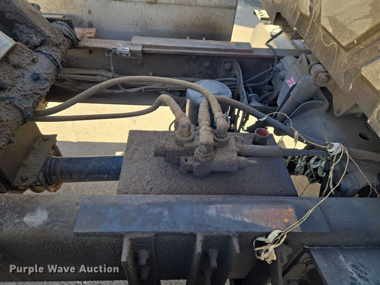 image for item ET1397 2010 International WorkStar 7300 chipper truck