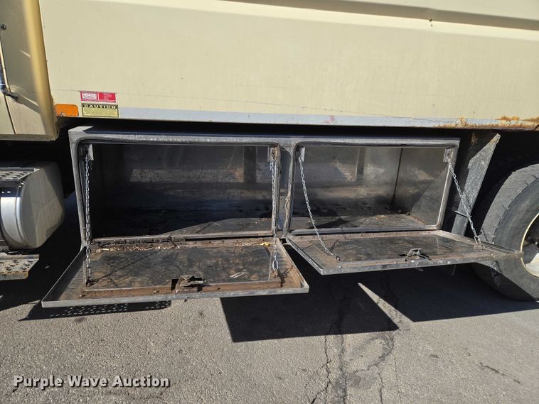 image for item ET1397 2010 International WorkStar 7300 chipper truck