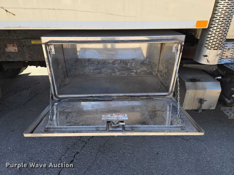 image for item ET1397 2010 International WorkStar 7300 chipper truck