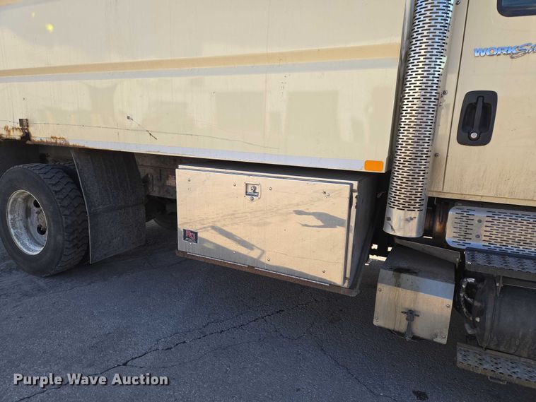 image for item ET1397 2010 International WorkStar 7300 chipper truck