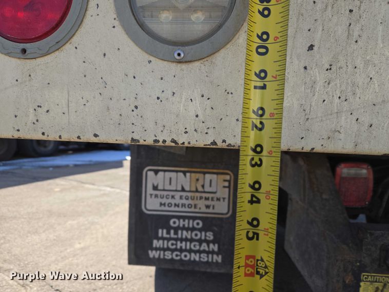 image for item ET1397 2010 International WorkStar 7300 chipper truck