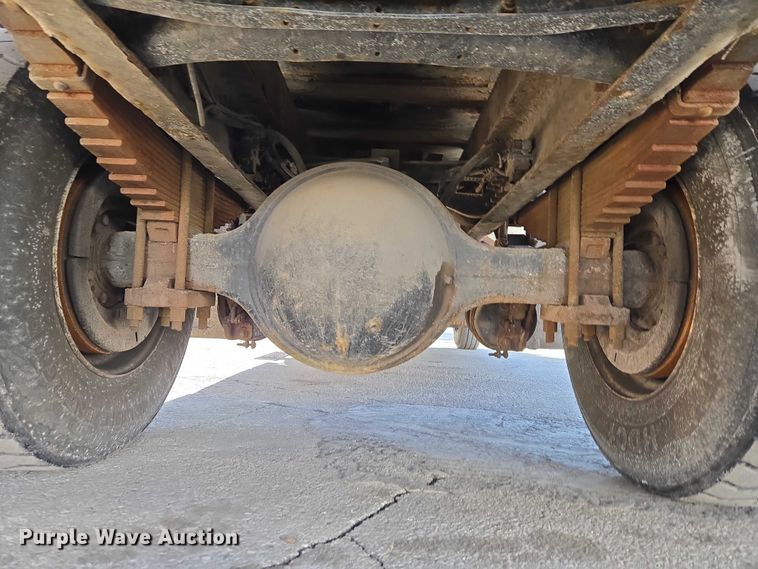 image for item ET1397 2010 International WorkStar 7300 chipper truck