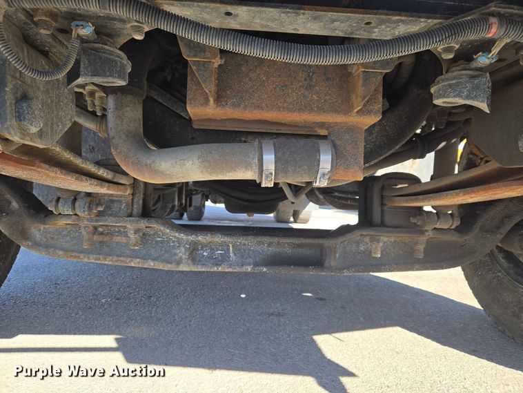 image for item ET1397 2010 International WorkStar 7300 chipper truck