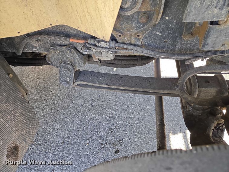 image for item ET1397 2010 International WorkStar 7300 chipper truck