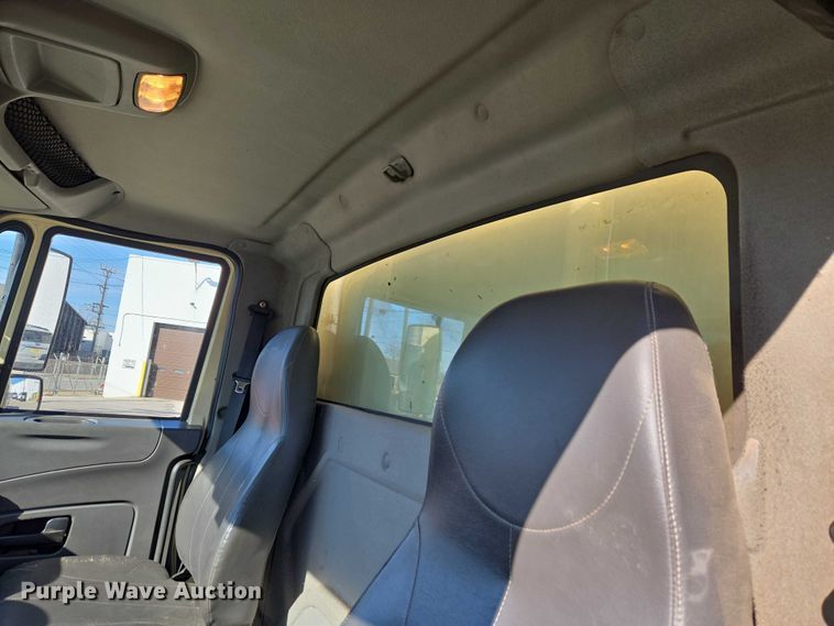 image for item ET1397 2010 International WorkStar 7300 chipper truck