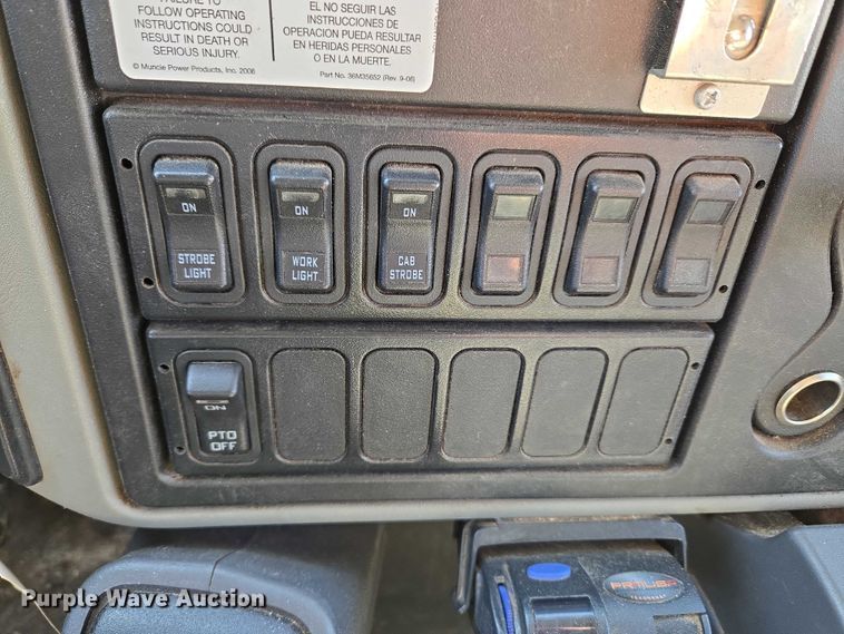 image for item ET1397 2010 International WorkStar 7300 chipper truck