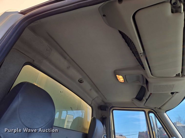 image for item ET1397 2010 International WorkStar 7300 chipper truck