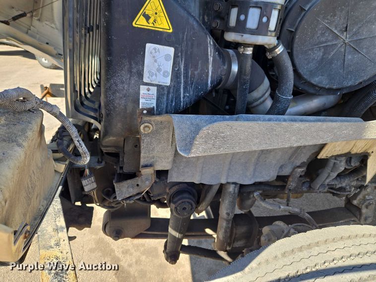 image for item ET1397 2010 International WorkStar 7300 chipper truck