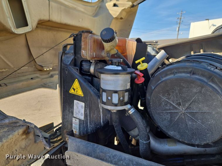 image for item ET1397 2010 International WorkStar 7300 chipper truck