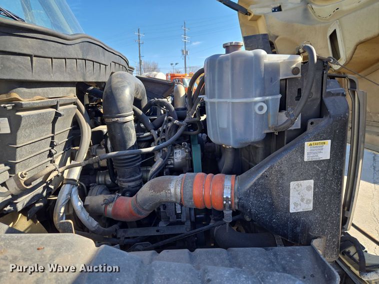 image for item ET1397 2010 International WorkStar 7300 chipper truck