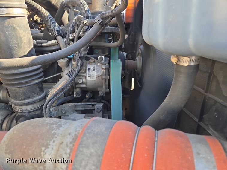 image for item ET1397 2010 International WorkStar 7300 chipper truck