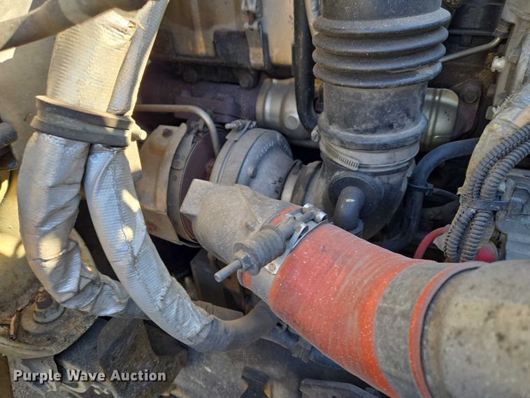 image for item ET1397 2010 International WorkStar 7300 chipper truck