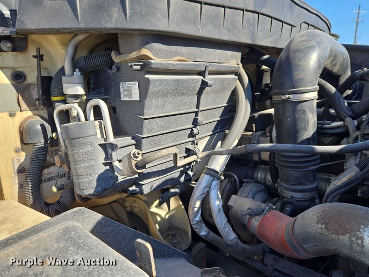 image for item ET1397 2010 International WorkStar 7300 chipper truck