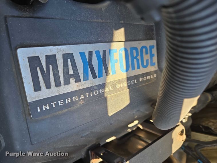 image for item ET1397 2010 International WorkStar 7300 chipper truck