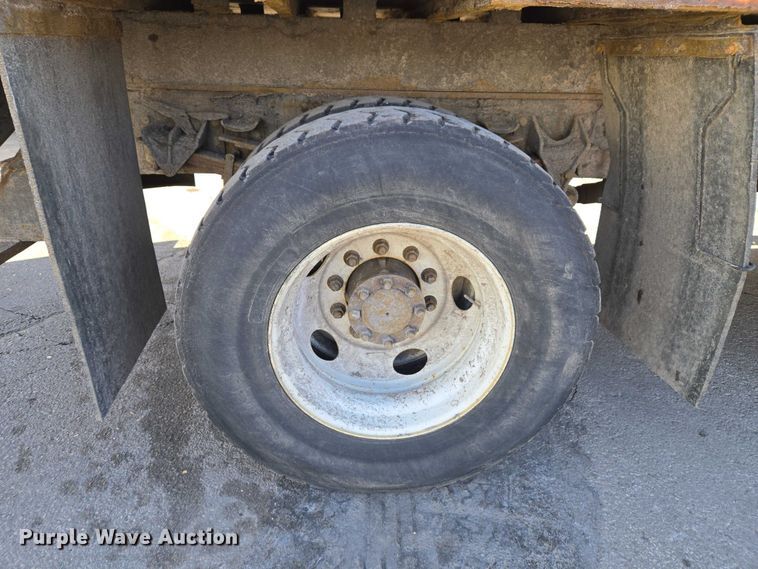 image for item ET1397 2010 International WorkStar 7300 chipper truck