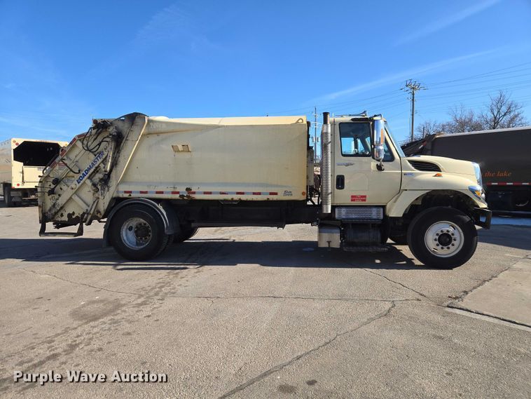image for item ET1398 2012 International WorkStar 7300 refuse truck
