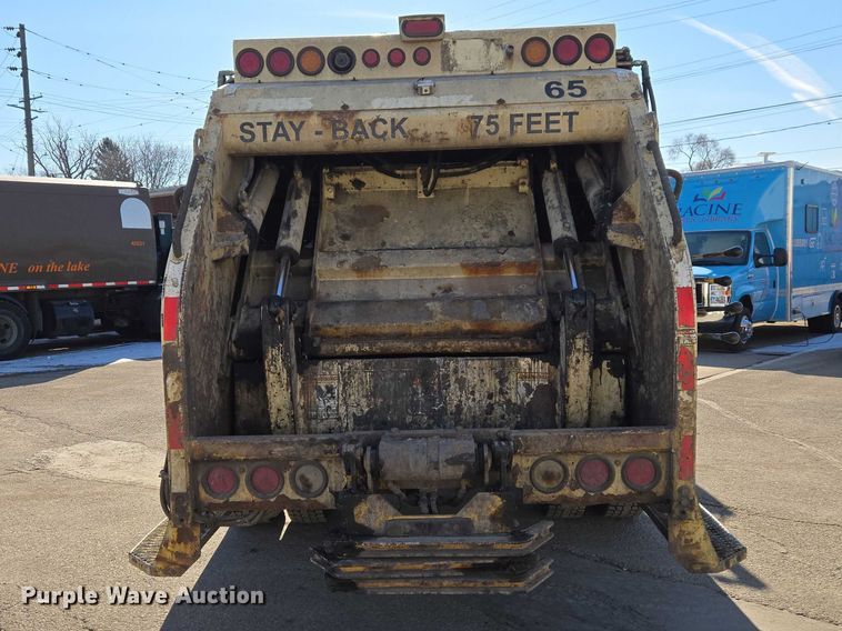image for item ET1398 2012 International WorkStar 7300 refuse truck