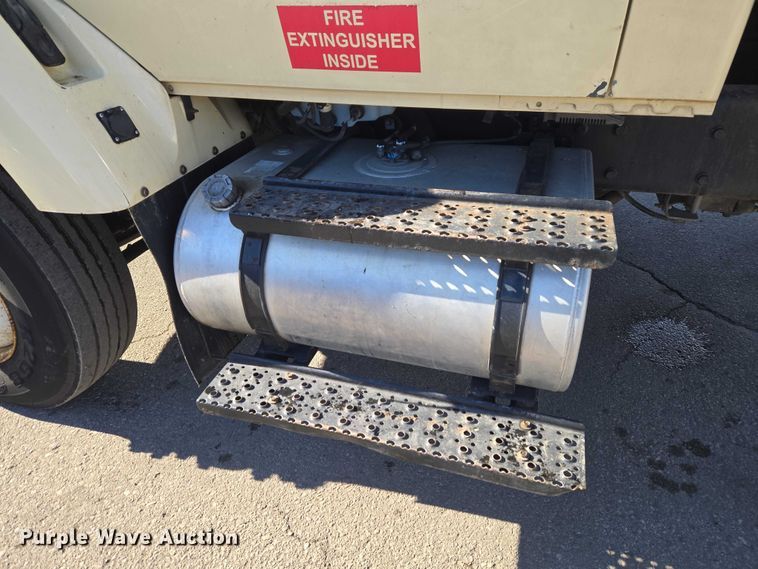 image for item ET1398 2012 International WorkStar 7300 refuse truck