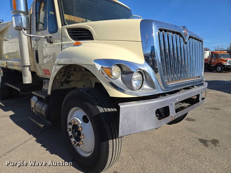 image for item ET1398 2012 International WorkStar 7300 refuse truck