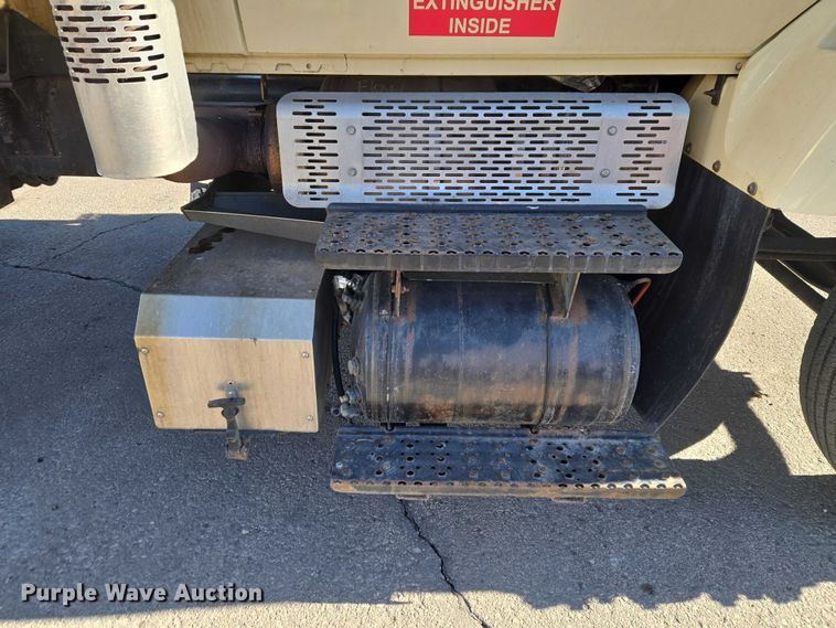 image for item ET1398 2012 International WorkStar 7300 refuse truck