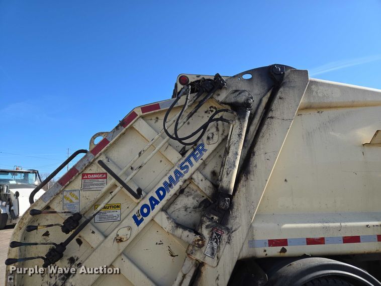 image for item ET1398 2012 International WorkStar 7300 refuse truck