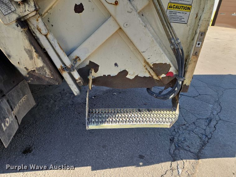 image for item ET1398 2012 International WorkStar 7300 refuse truck