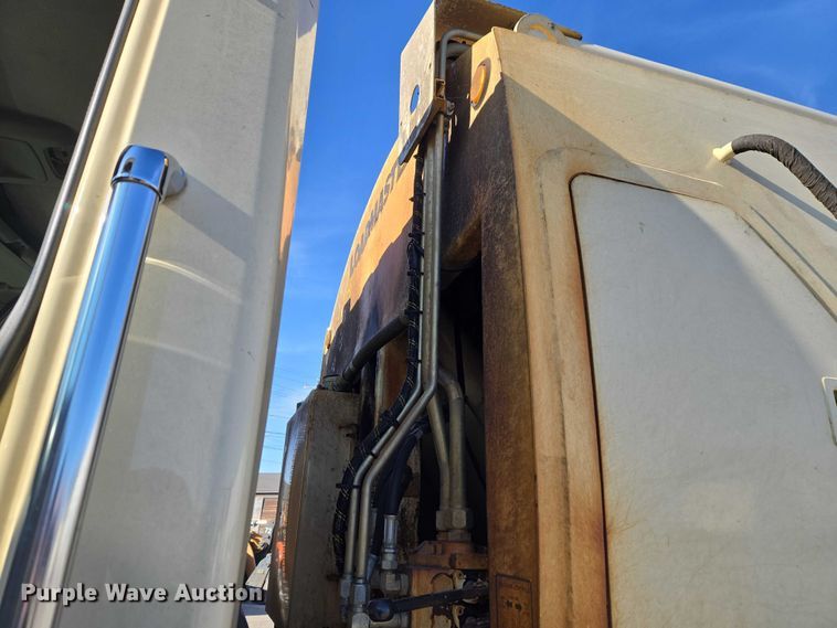 image for item ET1398 2012 International WorkStar 7300 refuse truck