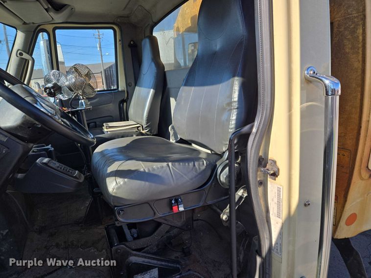 image for item ET1398 2012 International WorkStar 7300 refuse truck