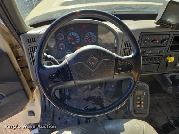 image for item ET1398 2012 International WorkStar 7300 refuse truck