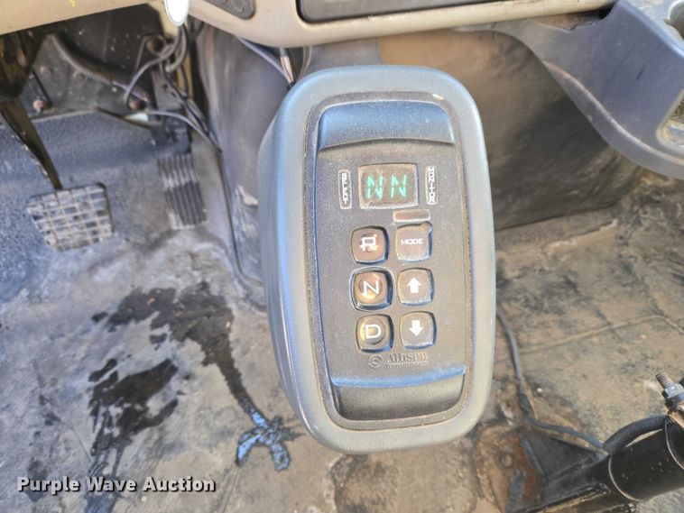 image for item ET1398 2012 International WorkStar 7300 refuse truck