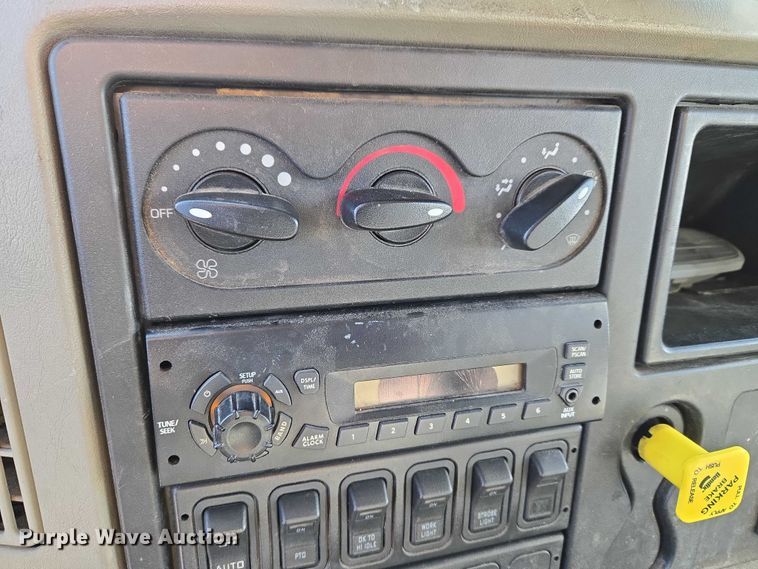 image for item ET1398 2012 International WorkStar 7300 refuse truck