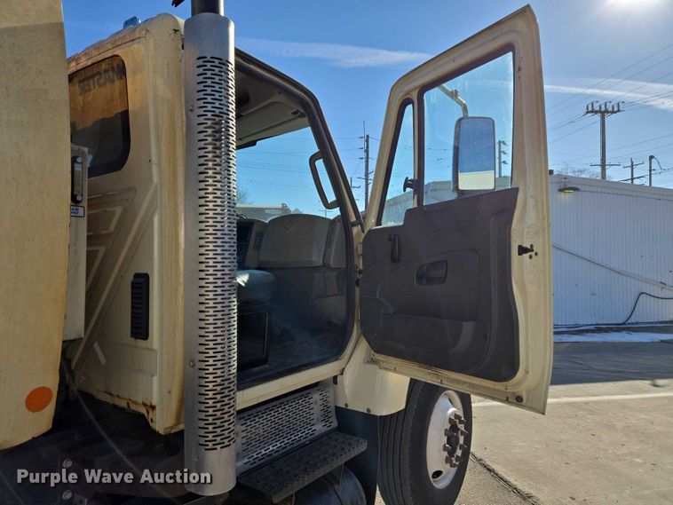 image for item ET1398 2012 International WorkStar 7300 refuse truck