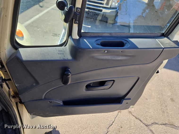 image for item ET1398 2012 International WorkStar 7300 refuse truck